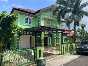 DIJUAL RUMAH CANTIK 2 LT JL.LEMBAH RAYA
