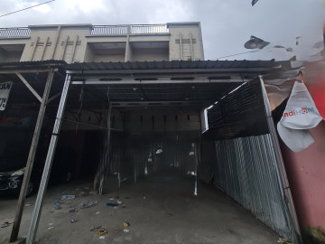 Di sewakan 1 unit ruko 2 lantai tepi jalan lokasi Jalan Suka Karya Panam tengah kota Pekanbaru