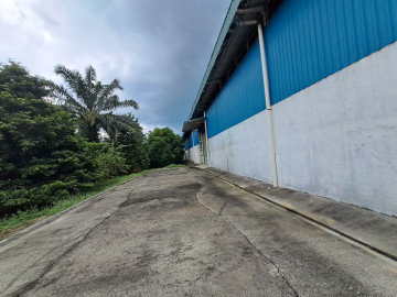 DIJUAL/DISEWAKAN GUDANG DENGAN TANAH LUAS DALAM KOTA LOKASI SIAK 2-PEKANBARU
