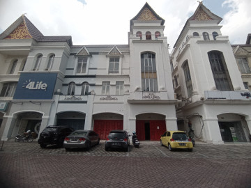 Dijual Ruko Gandeng 2 Cantik (3lt) Full Granit, Lokasi JL.Sudirman, Komplek Bisnis, Sudirman City Square, Pekanbaru