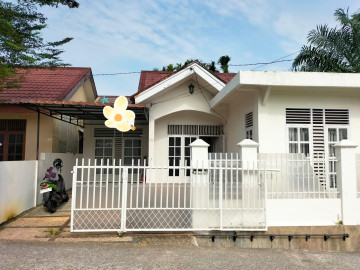 DIJUAL RUMAH DI JALAN SOEKARNO HATTA PEKANBARU