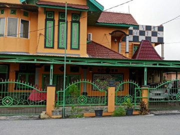 DIJUAL RUMAH 2 LANTAI FULL FURNISH LOKASI DEKAT PARIT INDAH-PEKANBARU