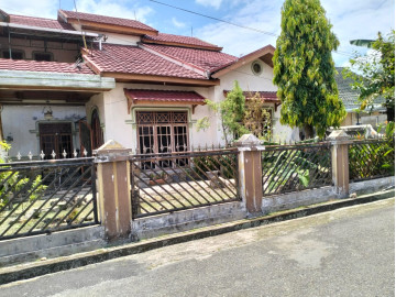 DI JUAL RUMAH MEWAH 2 LANTAI DI JALAN KOPKAR SIAK HULU