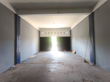 Disewa Ruko 3 Lantai di Jl. Soekarno Hatta
