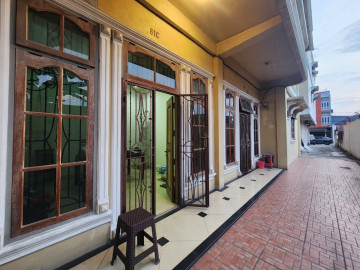DI JUAL RUMAH 2,5 LANTAI JL MANGGA - PEKANBARU