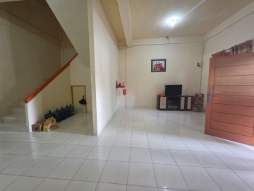 Disewa Rumah 2 Lantai di Jl. Kampar