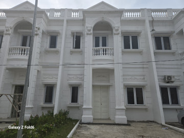 DIJUAL RUMAH CLUSTER MEWAH 2LT JL.RIAU UJUNG