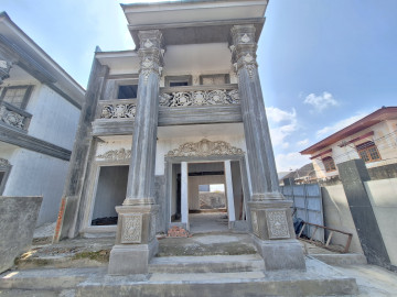 DIJUAL RUMAH 2 LANTAI MEWAH KLASIK BARU FURNISH SIAP HUNI  LOKASI JL.PAUS - PEKANBARU