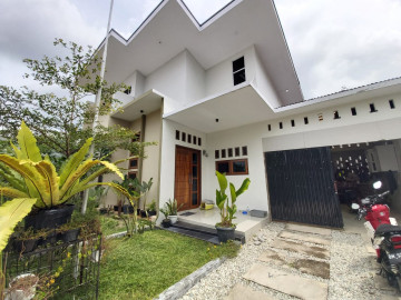 Dijual rumah cantik dan murah di  Jl. Barito Sari, Rumbai, Pekanbaru