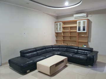 DISEWAKAN RUMAH CLUSTER MEWAH 2LT SEMI FURNISH LOKASI JL SOEKARNO HATTA  / CITRALAND - PEKANBARU