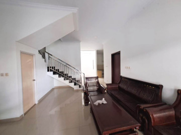 DIJUAL RUMAH CLUSTER MEWAH 2 LANTAI LOKASI TENGAH KOTA DEKAT JL. RIAU - PEKANBARU