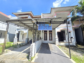 DISEWAKAN RUMAH CLUSTER 2 LANTAI LOKASI DEKAT JALAN SUDIRMAN-PEKANBARU