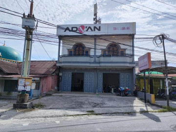Disewakan Ruko gandeng 2lt murah dan di tengah kota Jl. Kulim - Pekanbaru
