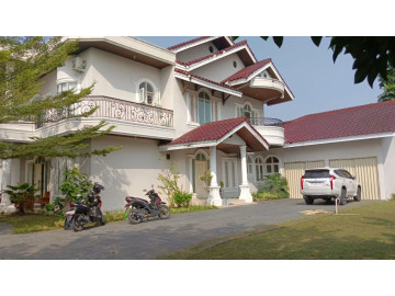 DIJUAL CEPAT RUMAH 2 LT FURNISHED SIAP HUNI LOKASI STRATEGIS DEKAT KOTA JLN MARSAN- HR. SOEBRANTAS /PANAM - PEKANBARU