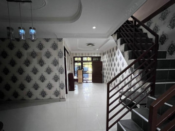 Dijual Rumah 2.5 Lantai di Lokomotif