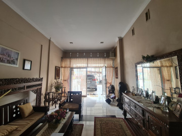Di jual 2 unit ruko gandeng tepi jalan Darma Bakti Sigunggung tengah kota Pekanbaru