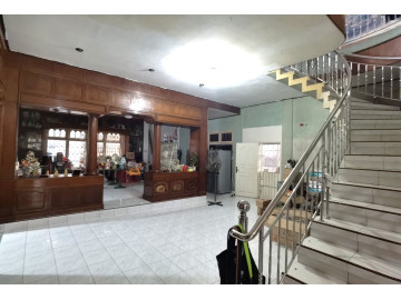 Dijual Rumah Bulatan Luas dan Lebar di Jl. Hasanuddin