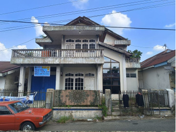 DIJUAL RUMAH 2 LANTAI DI JALAN IRIAN JAYA PEKANBARU