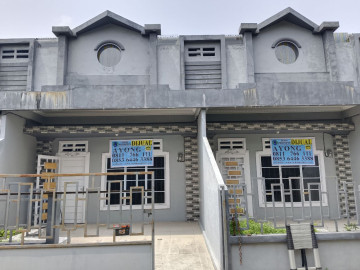 DIJUAL RUMAH BARU 1,5 LANTAI LOKASI JL. ANGKASA - PEKANBARU