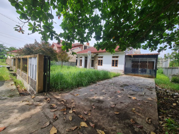 Di Jual 1 unit rumah bulatan tepi jalan lokasi Harapan Raya tengah kota Pekanbaru