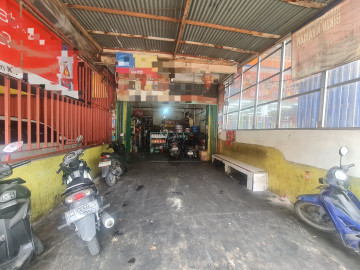 Di jual 1 unit ruko 3 lantai tepi jalan Kulim dekat mall Ciputra tengah kota Pekanbaru