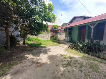 Dijual tanah beserta rumah Jl. Kampar, Pekanbaru