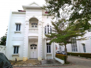 Dijual 1 Unit Rumah Mewah cantik dan murah di Jl. Soekarno Hatta, Pekanbaru