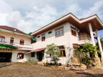 DIJUAL RUMAH MEWAH 2LANTAI LOKASI JL. MERAK - PEKANBARU