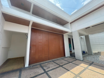 DIJUAL RUMAH 2 LT JL.SERAYU