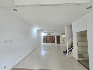 DIJUAL RUMAH MEWAH CLUSTER 2 LANTAI LOKASI PREMIUM JL.DIPONEGORO-PEKANBARU