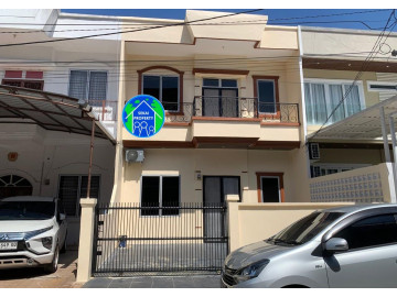 DISEWAKAN RUMAH  2 LANTAI DEKAT JL. TENGKU ZAINAL ABIDIN