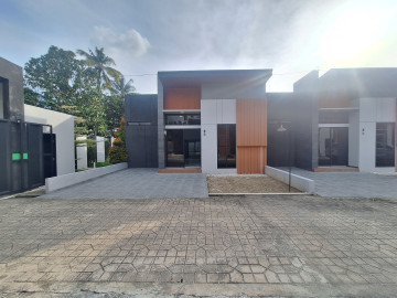 DIJUAL RUMAH KOMPLEK BARU SIAP HUNI LOKASI JL.GARUDA SAKTI-PEKANBARU