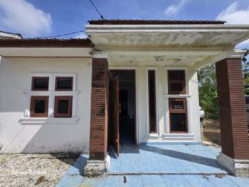 DIJUAL RUMAH POSISI HOOK DEKAT JL.RAWA BENING
