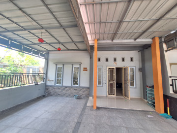 DIJUAL RUMAH 2 LANTAI DENGAN SISA TANAH LUAS LOKASI JL.KARYA INDAH/RIAU UJUNG-PEKANBARU