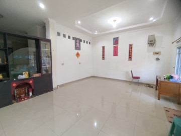 Dijual Rumah 2 1/2 Lantai Tengah Kota - Di Daerah Jalan Satria / Bambu Kuning Pekanbaru