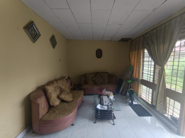 DIJUAL TANAH + BANGUNAN LOKASI DEKAT JL DAHLIA - PEKANBARU