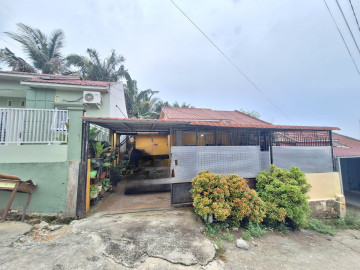 DIJUAL RUMAH DALAM KOMPLEK PERUMAHAN LOKASI JL.INDRAPURI HANGTUAH- PEKANBARU