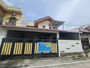 Dijual 1 unit rumah 2 lantai siap huni Jalan Paus Komplek Perumahan Paus tengah kota Pekanbaru
