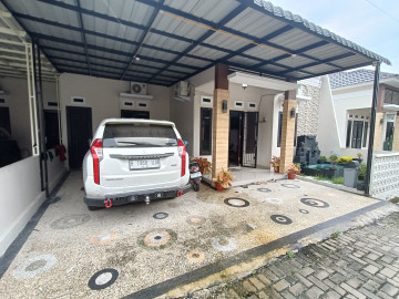 Dijual Rumah Full Furnished lengkap dengan Kolam Renang, Lokasi JL.Segar / JL.Nilam, Tenayan Raya - Pekanbaru