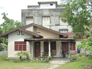 DISEWAKAN 3 UNIT RUKO GANDENG 3 LANTAI + RUMAH DENGAN TANAH LUAS LOKASI DUMAI