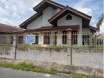 DIJUAL RUMAH BULATAN LOKASI PUSAT KOTA DEKAT JALAN SUDIRMAN - PEKANBARU