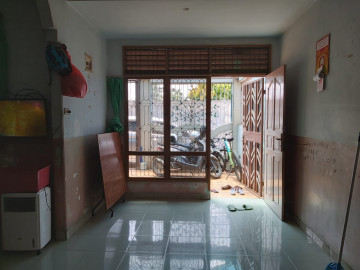 Dijual / Disewakan Rumah  2lt di Jl. Angkasa / Jl. Riau - Pekanbaru