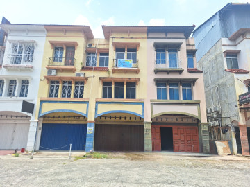 Dijual Ruko baru 3 lantai dalam komplek perkantoran lokasi JL.Tuanku Tambusai / nangka - Pekanbaru