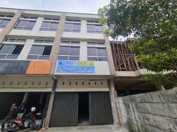 DIJUAL RUKO 3 LANTAI TEPI JALAN BESAR LOKASI JL. ARIFIN AHMAD - PEKANBARU