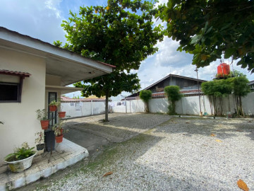 Dijual Gedung siap pakai dan nego di Jl. Ahmad Yani- Pekanbaru