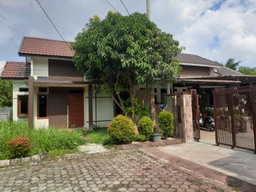 DIJUAL RUMAH BiSA UTK KOSKOSAN JL.MANUNGGAL  PANAM