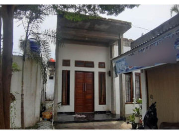 Dijual Rumah + Kios di Inpres