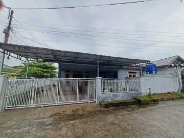 DIJUAL RUMAH SIAP HUNI POSISI HOOK DEKAT JL.RIAU-PEKANBARU