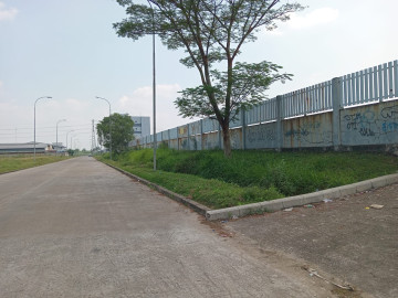 DIJUAL TANAH LOKASI DLM KAWASAN MODEREN CIKANDE