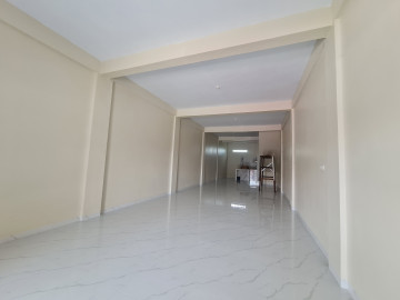 Di sewakan 1 unit ruko 2 lantai full renov tepi jalan Lobak kota Pekanbaru